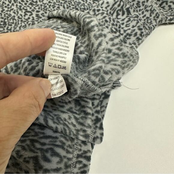 Oscar de la Renta Pink Label Leopard Print Fleece Pullover Top - Size L - Picture 6 of 9